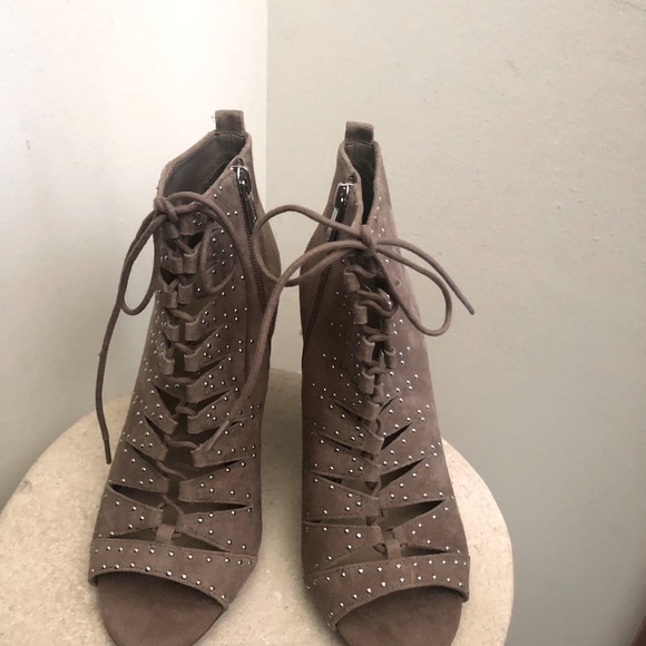 Jessica Simpson Shoes - Jessica Simpson Taupe Leather Booties size 9B
